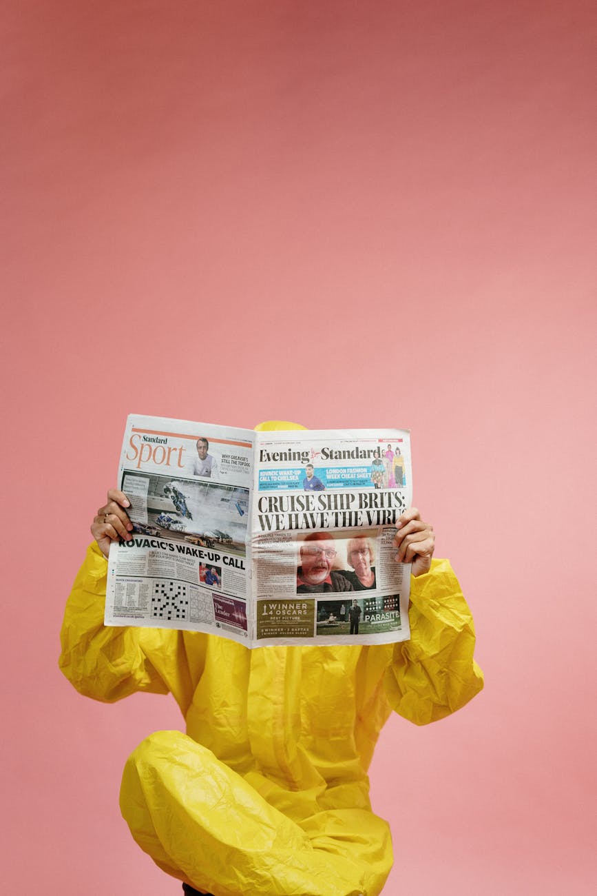 Pexelsphoto3951353 可愛曼谷 narak Club Person in Yellow Coveralls Reading Newspaper
